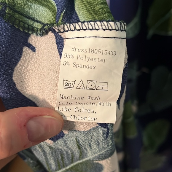 Plus size tropical print maxi dress with cut out and tie front, 3X - Picture 5 of 5